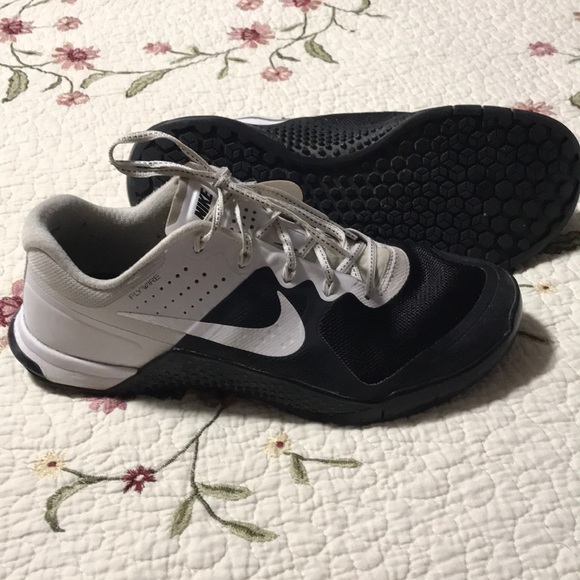 Nike Shoes - Nike metcon